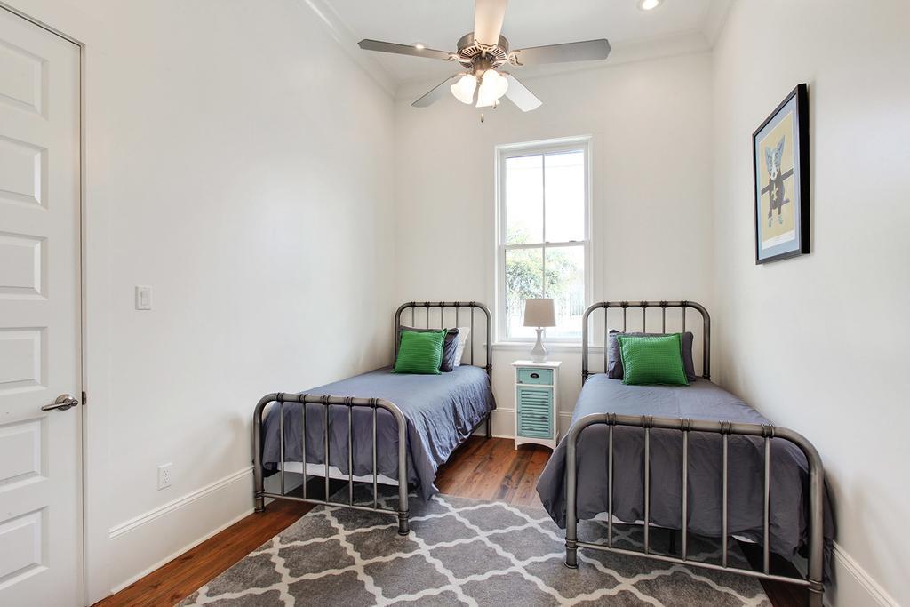 Charming Royal Queen Blocks From Fq! New Orleans Exterior photo